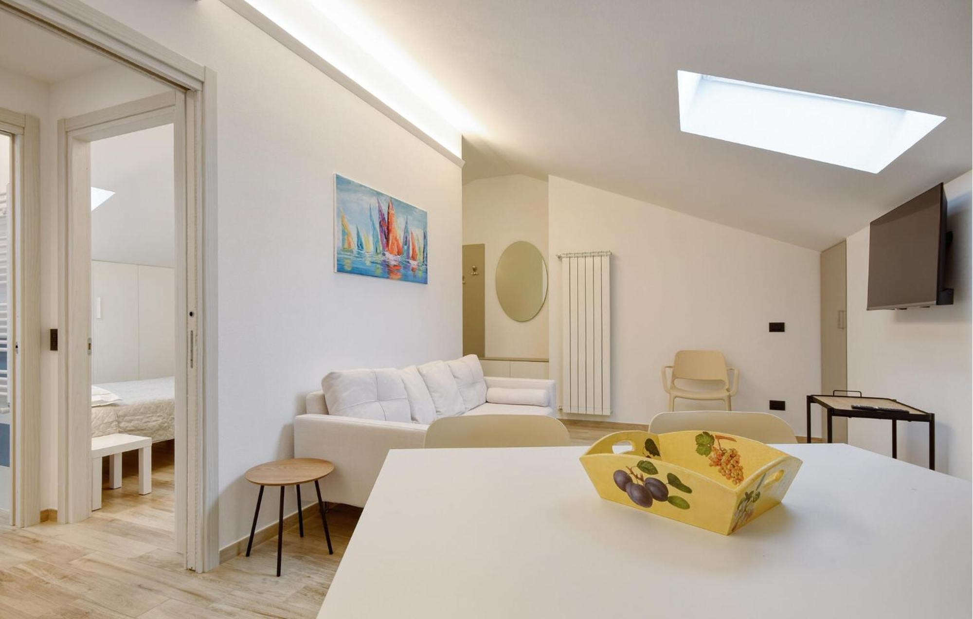 Beautiful Apartment In Moneglia With Kitchen ภายนอก รูปภาพ